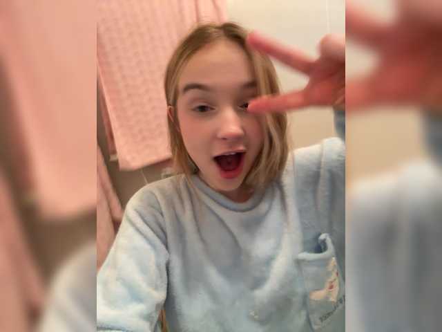 MeowMia's BongaCams show and profile