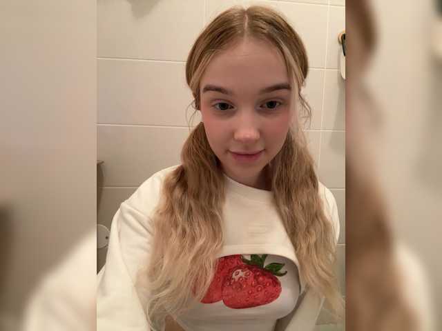 MeowMia's BongaCams profile