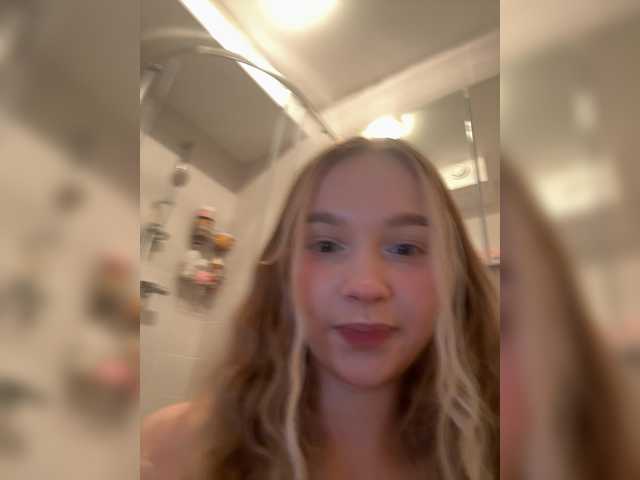 MeowMia's BongaCams show and profile