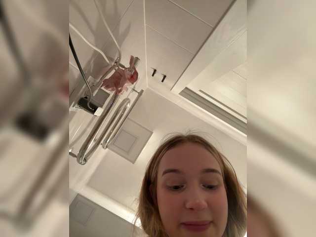 MeowMia's BongaCams show and profile