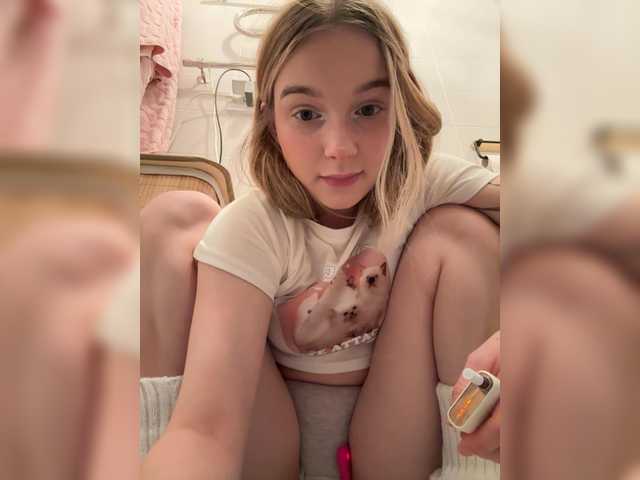 MeowMia's BongaCams profile