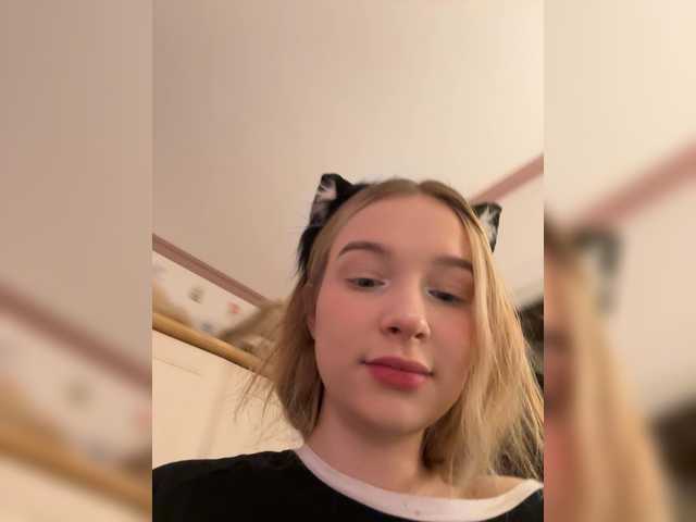 MeowMia's BongaCams profile