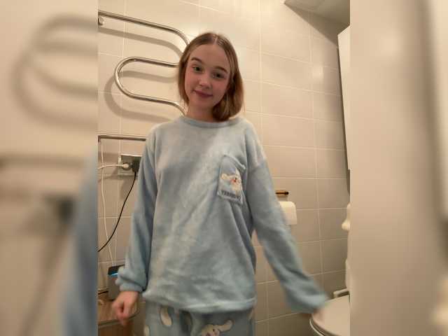 MeowMia's BongaCams profile