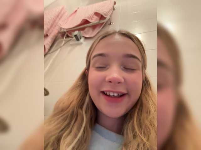 MeowMia's BongaCams show and profile