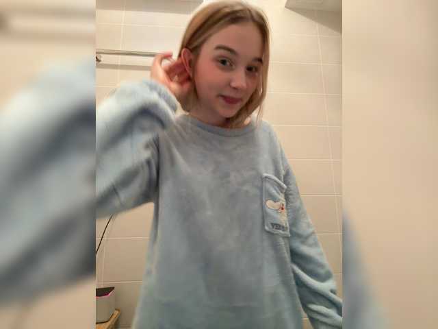 MeowMia's BongaCams show and profile