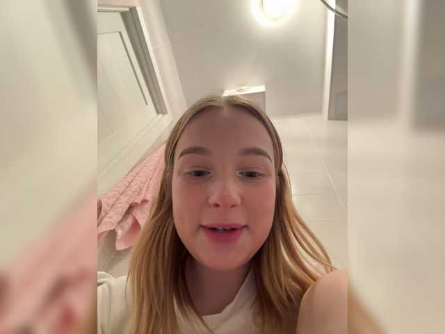 MeowMia's BongaCams show and profile