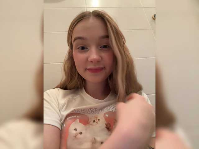 MeowMia's BongaCams profile