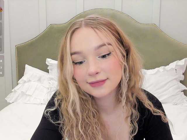 MeowMia's BongaCams show and profile