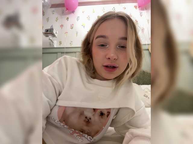 MeowMia's BongaCams profile