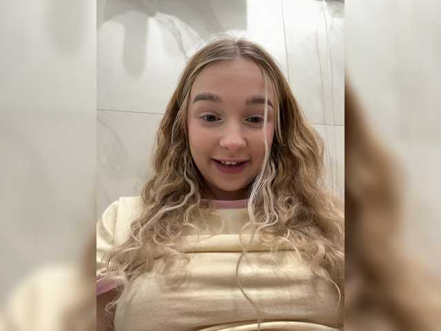 MeowMia's BongaCams show and profile