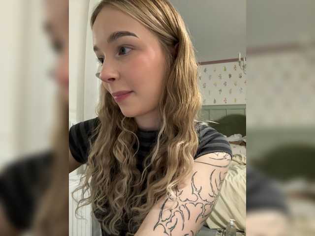 MeowMia's BongaCams profile