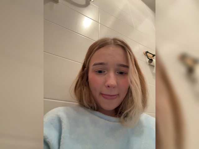 MeowMia's BongaCams show and profile