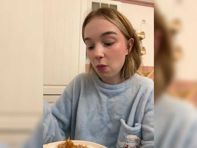 MeowMia's BongaCams show and profile