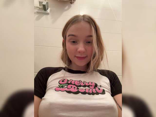 MeowMia's BongaCams show and profile