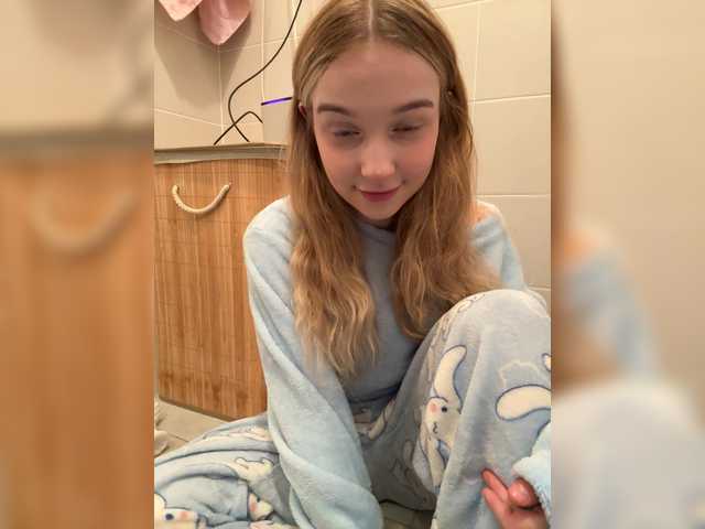 MeowMia's BongaCams profile