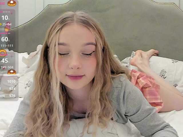 MeowMia's BongaCams profile