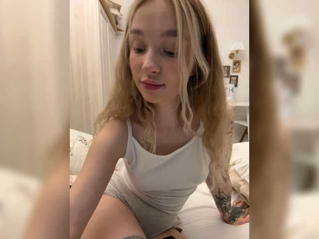 MeowMia's BongaCams profile