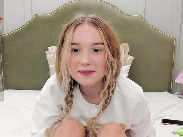 MeowMia's BongaCams profile