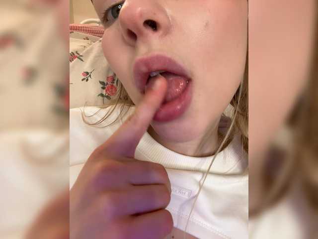 MeowMia's BongaCams show and profile