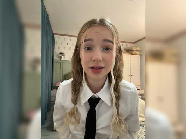 MeowMia's BongaCams profile