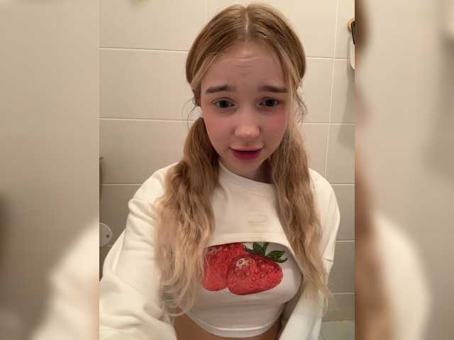 MeowMia's BongaCams show and profile