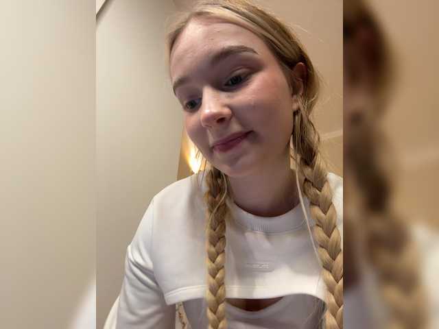 MeowMia's BongaCams show and profile