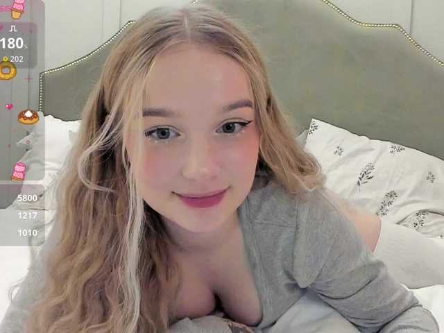 MeowMia's BongaCams profile