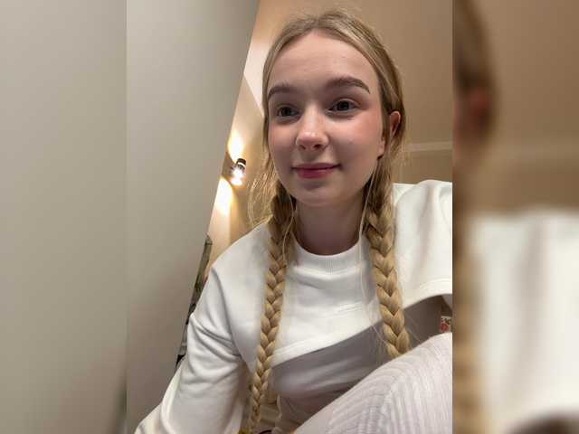 MeowMia's BongaCams show and profile