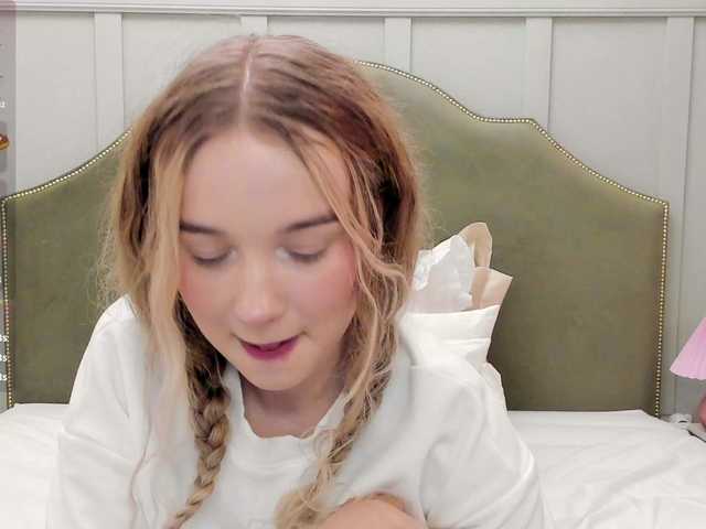 MeowMia's BongaCams profile