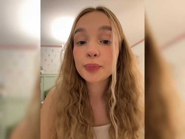 MeowMia's BongaCams show and profile