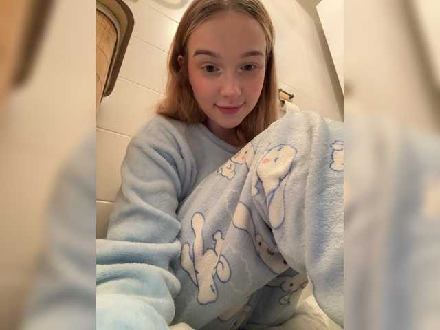 MeowMia's BongaCams show and profile