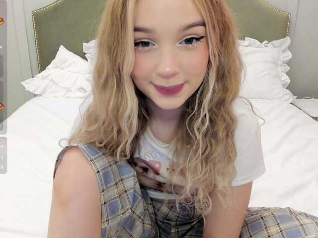 MeowMia's BongaCams profile