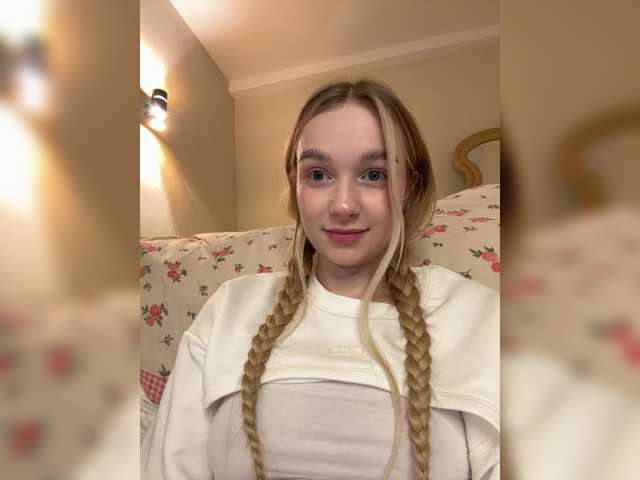 MeowMia's BongaCams show and profile