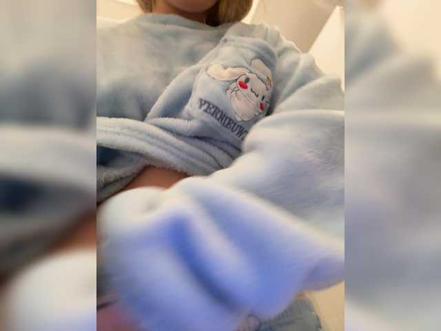 MeowMia's BongaCams profile