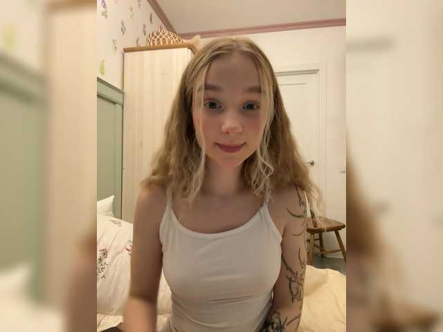 MeowMia's BongaCams show and profile