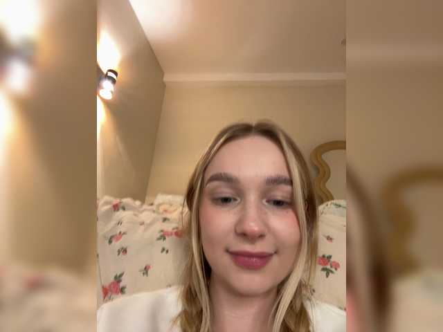 MeowMia's BongaCams show and profile