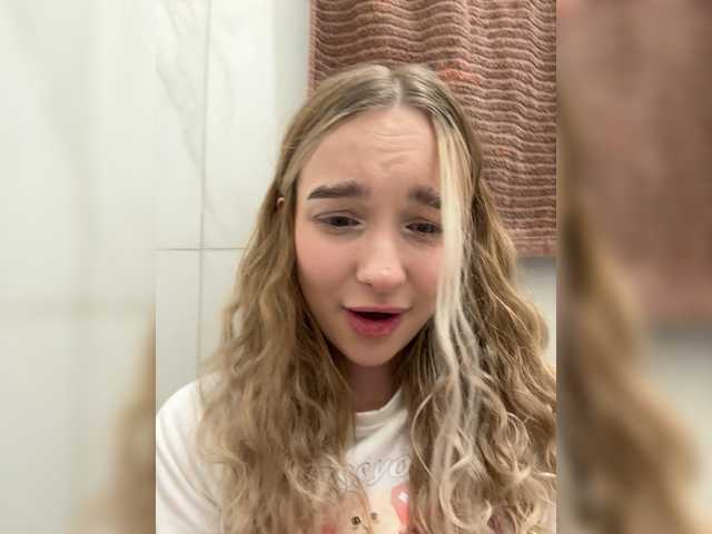 MeowMia's BongaCams show and profile