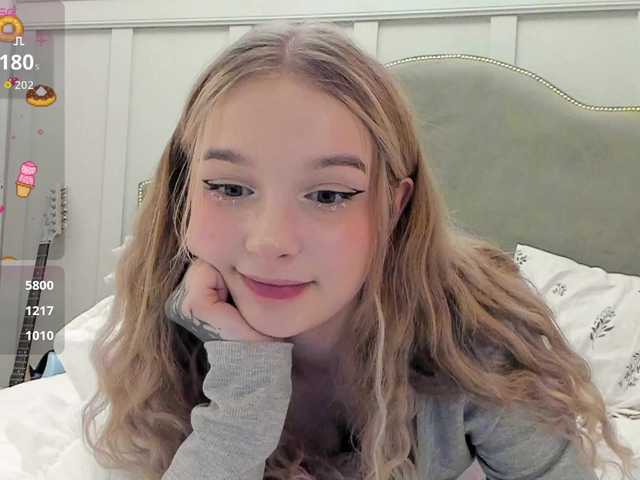 MeowMia's BongaCams profile