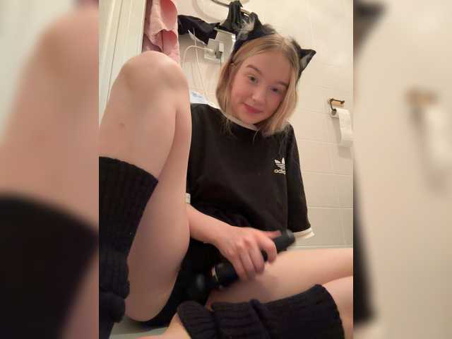 MeowMia's BongaCams profile