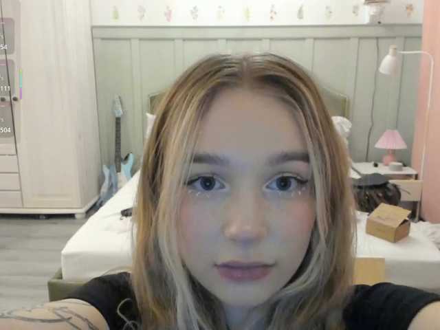 MeowMia's BongaCams profile