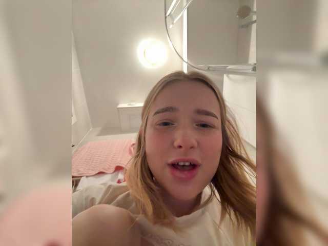 MeowMia's BongaCams profile