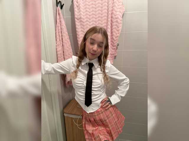 MeowMia's BongaCams profile