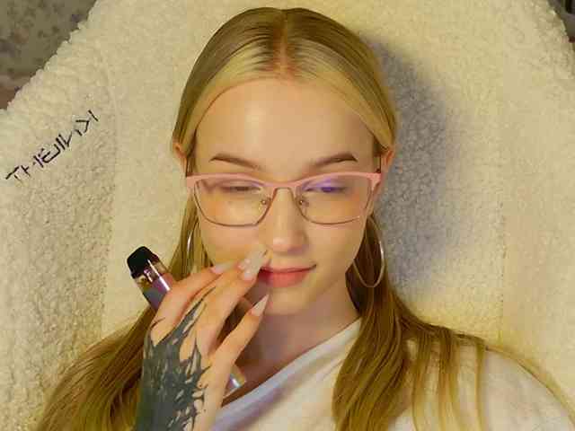 MimiMashka webcam