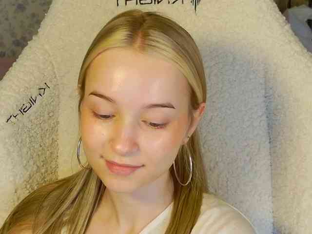 MimiMashka webcam