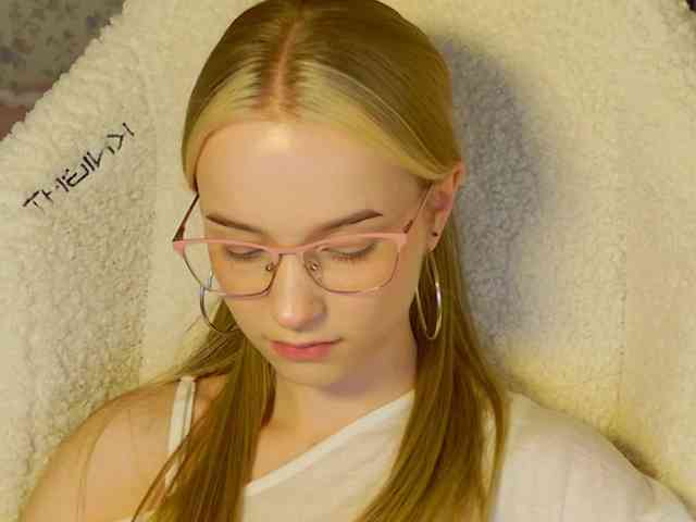 MimiMashka webcam