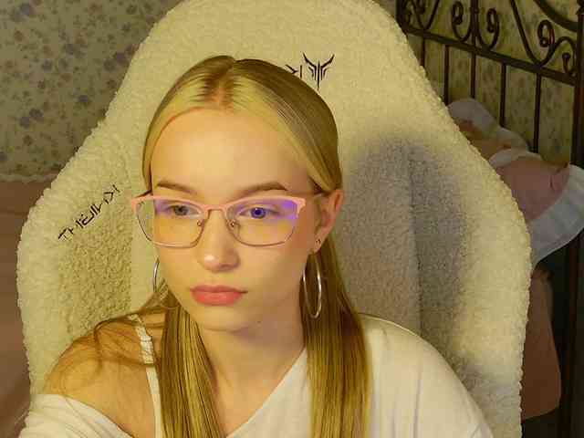 MimiMashka webcam
