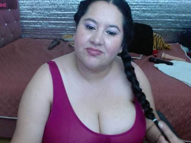 emilynessa's BongaCams show and profile