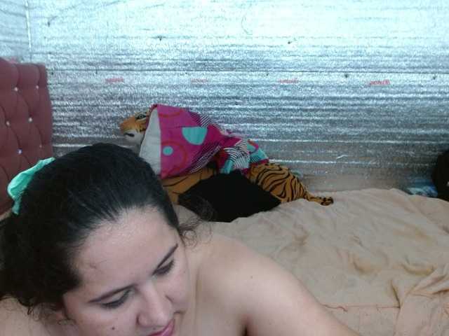 emilynessa's BongaCams show and profile