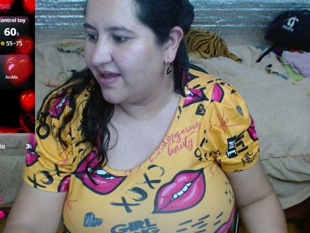 emilynessa's BongaCams show and profile