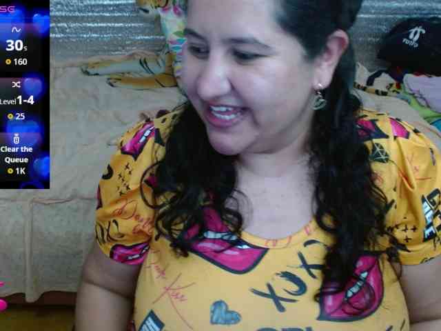 emilynessa Live Webcam on BongaCams